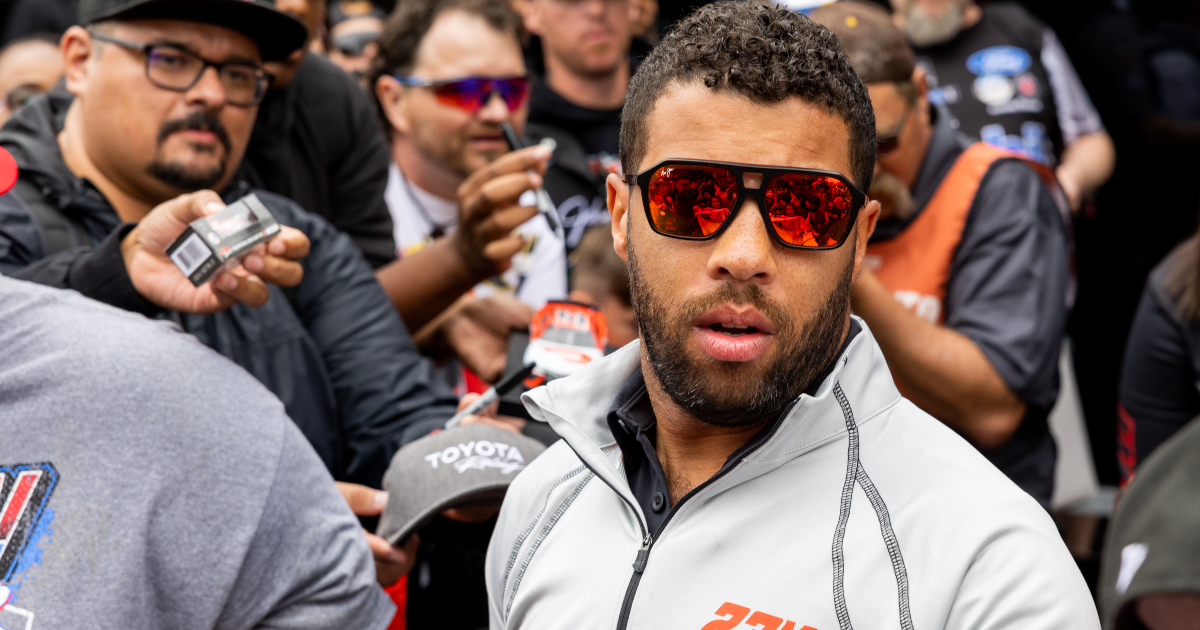 Bubba Wallace shares rare photo from Hawaiian vacation