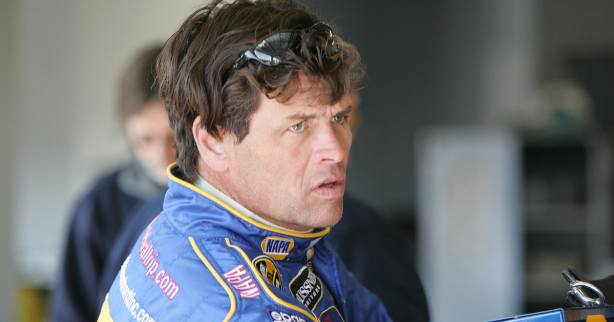 Nashville Throwback Michael Waltrip wins as Clint Bowyer wrecks Kyle