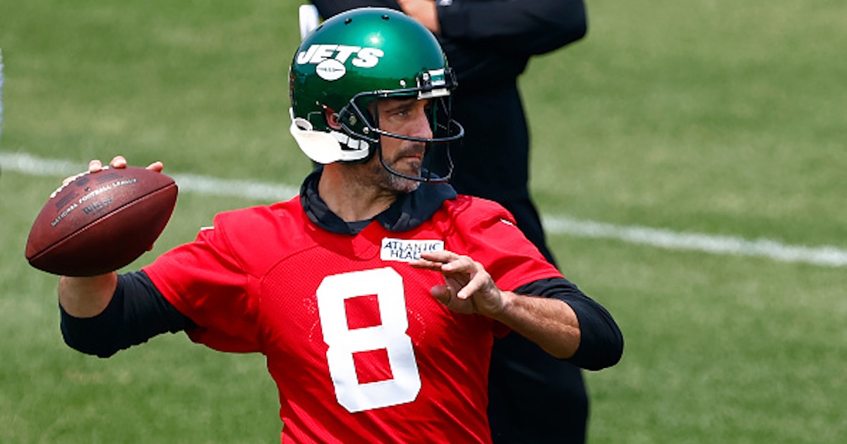 Report: Jets could work out new two-year deal with QB Aaron Rodgers