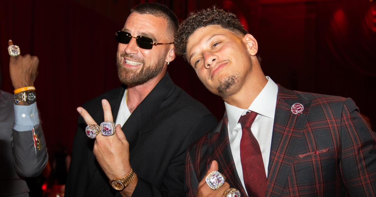 Chiefs' QB Patrick Mahomes and TE Travis Kelce Surprise a Local