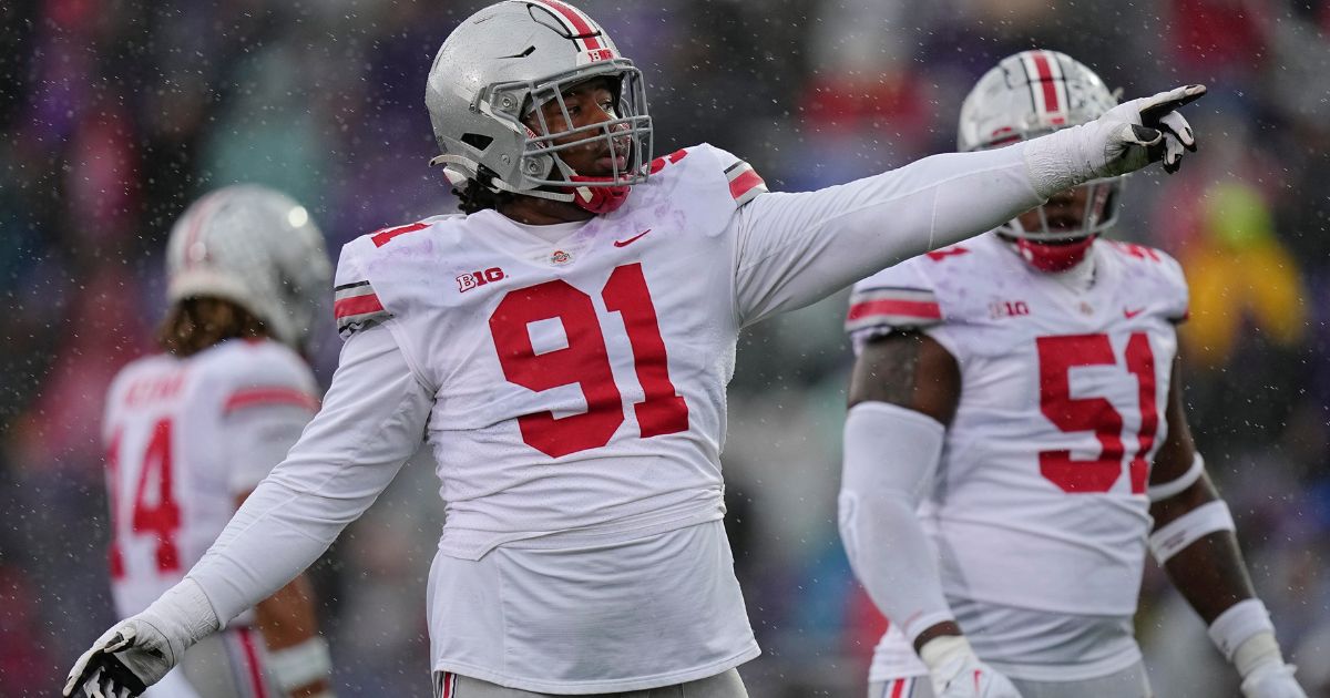 Tyleik Williams injury Ohio State DT leaves game vs. Penn State, heads