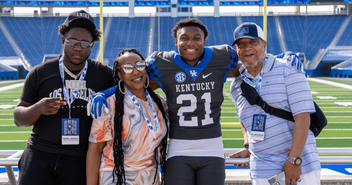 Terhyon Nichols commits to Kentucky football