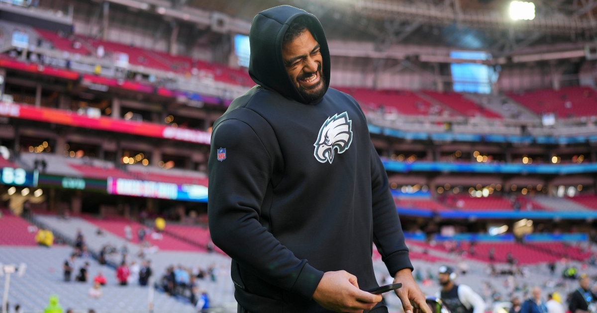 Video: Eagles' Jordan Mailata Sings 'Isn't She Lovely' at His Own