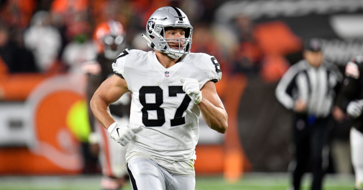 Raiders' Foster Moreau Stepping Away From Football After Being Diagnosed  With Hodgkin's Lymphoma