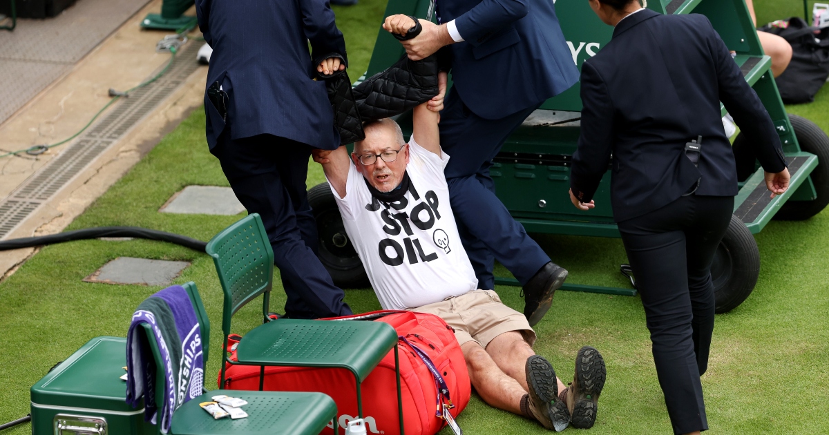 Protestors Storm Wimbledon Court, Launch Confetti