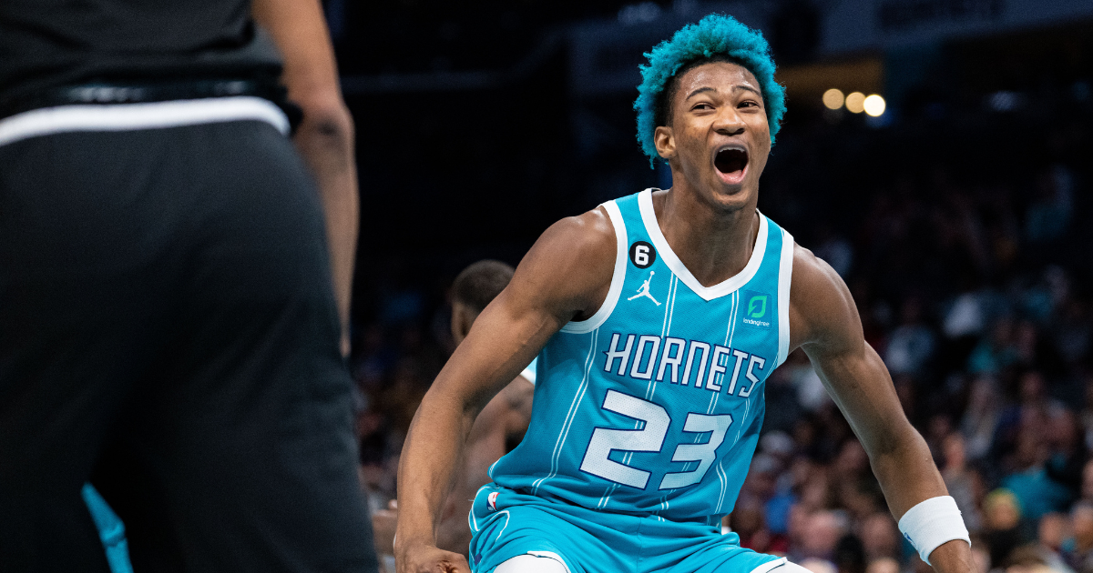 Kai Jones Puts Victor Wembanyama On Poster During NBA Summer League On3