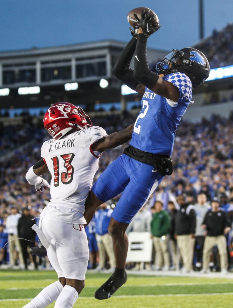Kentucky wide receiver Barion Brown (2) makes the touchdown catch over Louisville defensive back Kei'Trel Clark