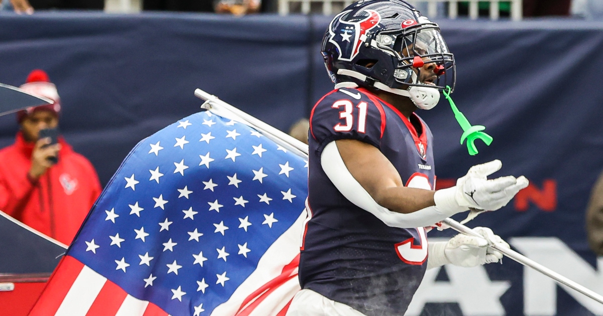 Dameon Pierce 'Contagious Energy' Moves Coach DeMeco Ryans' Houston Texans  at Training Camp - Sports Illustrated Houston Texans News, Analysis and More