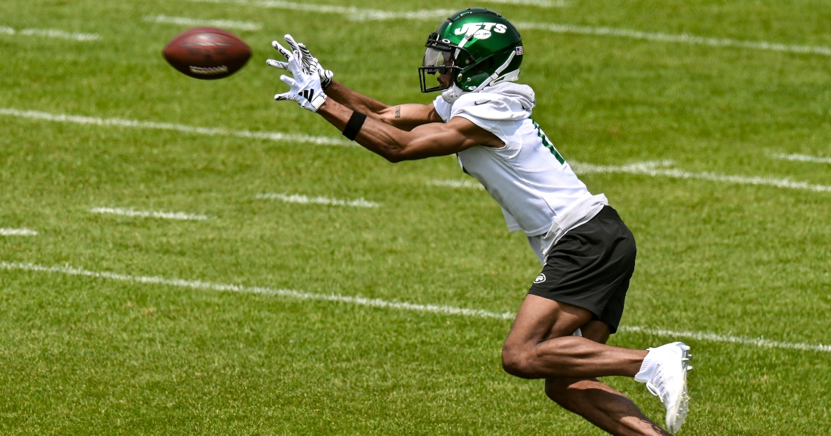 New York Jets wide receiver Garrett Wilson (17) reacts after