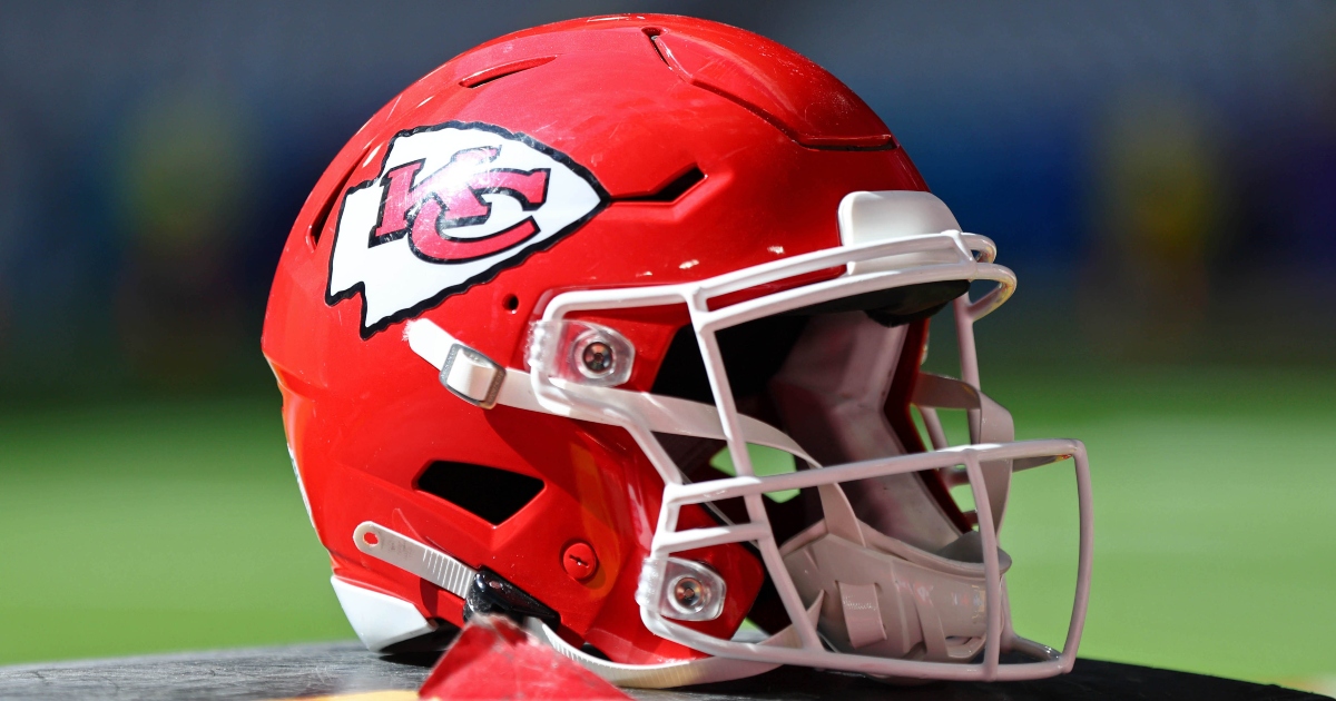 Kansas City Chiefs fan dies at team’s training camp