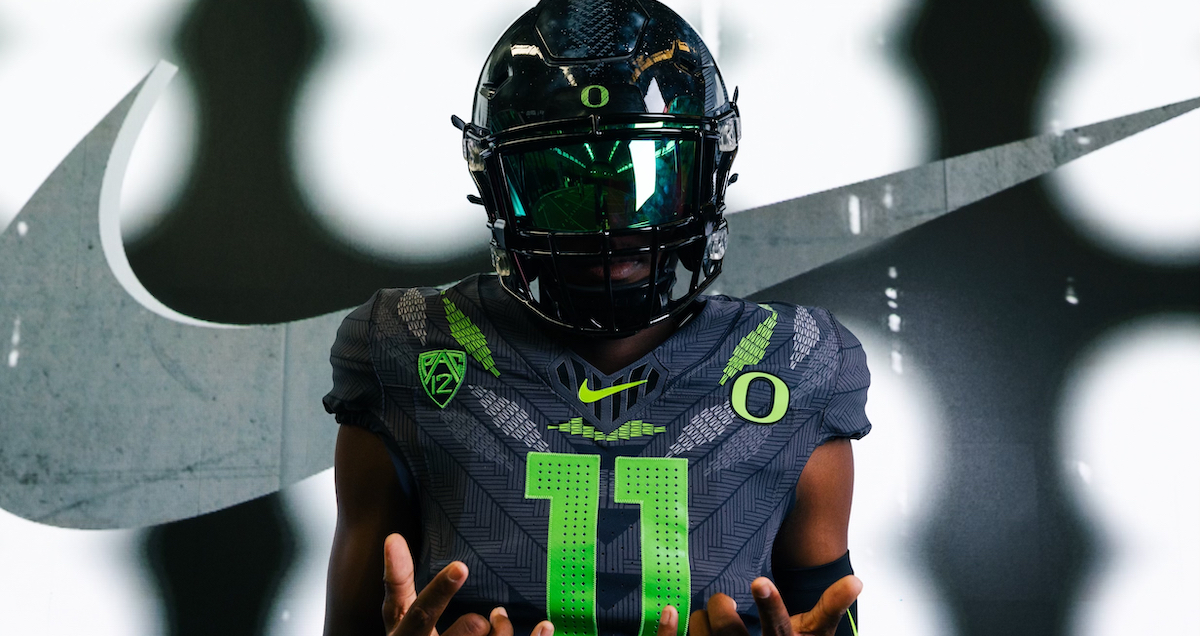 Oregon's newest creative football uniforms make the players look like  actual ducks