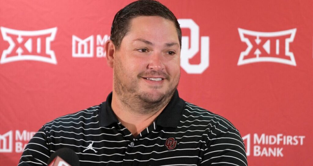 Sooners offensive coordinator Jeff Lebby