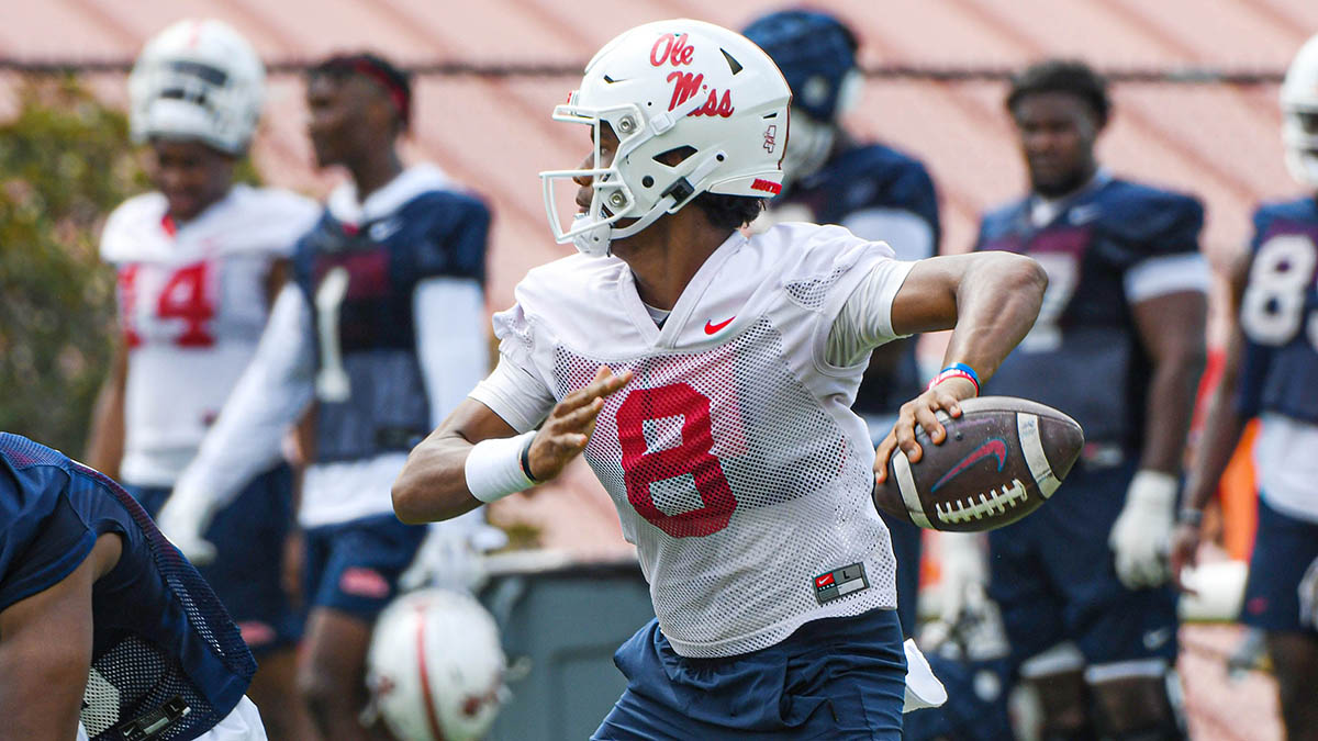 Austin Simmons looks special, Juice Kiffin lends a kickoff paw and other notes from Ole Miss practice