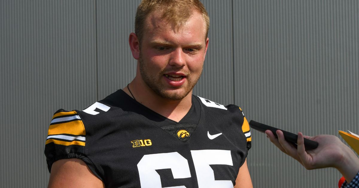 Tyler Linderbaum wins Rimington Trophy, but not Outland Trophy