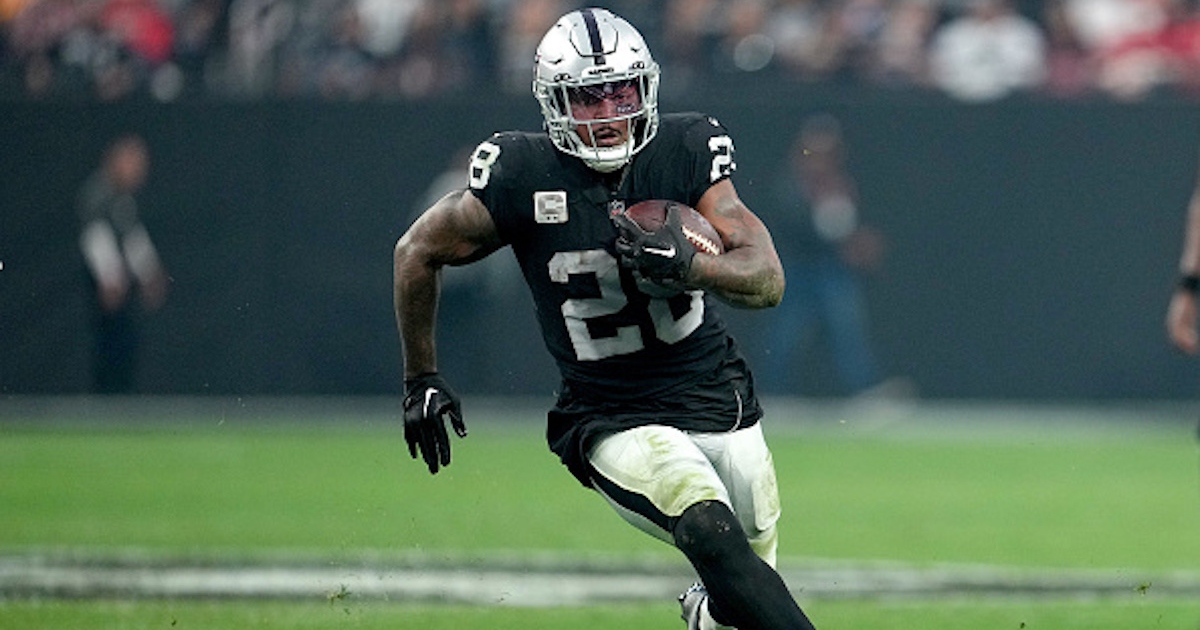 Report: Josh Jacobs drawing interest from Chiefs, Broncos if Raiders rescind franchise tag