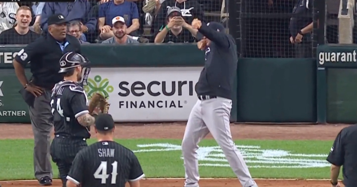 Yankees' Aaron Boone mocks umpire in epic tantrum after ejection