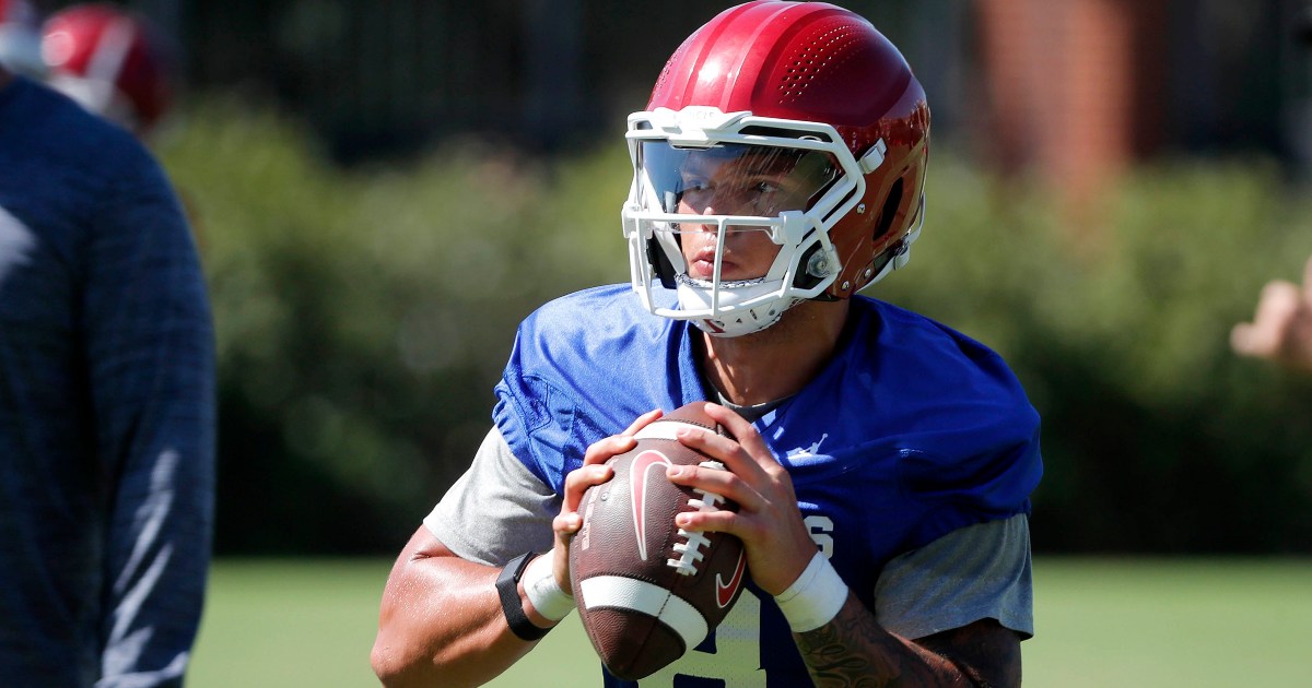 Dillon Gabriel compares football leadership to having a girlfriend