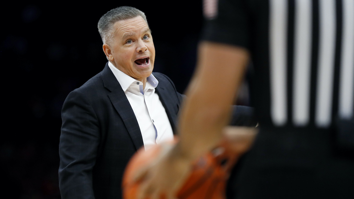 Chris Holtmann posts video from crowd at Taylor Swift concert