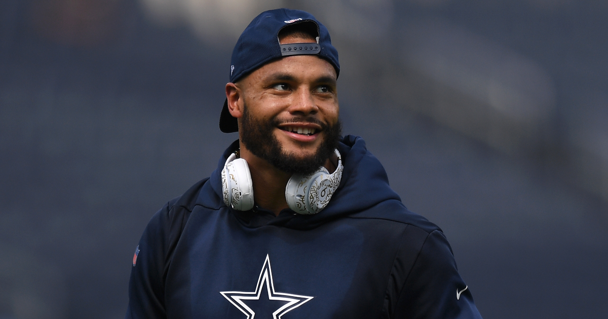 Dak Prescott shares moment with young fans ahead of Cowboys preseason opener