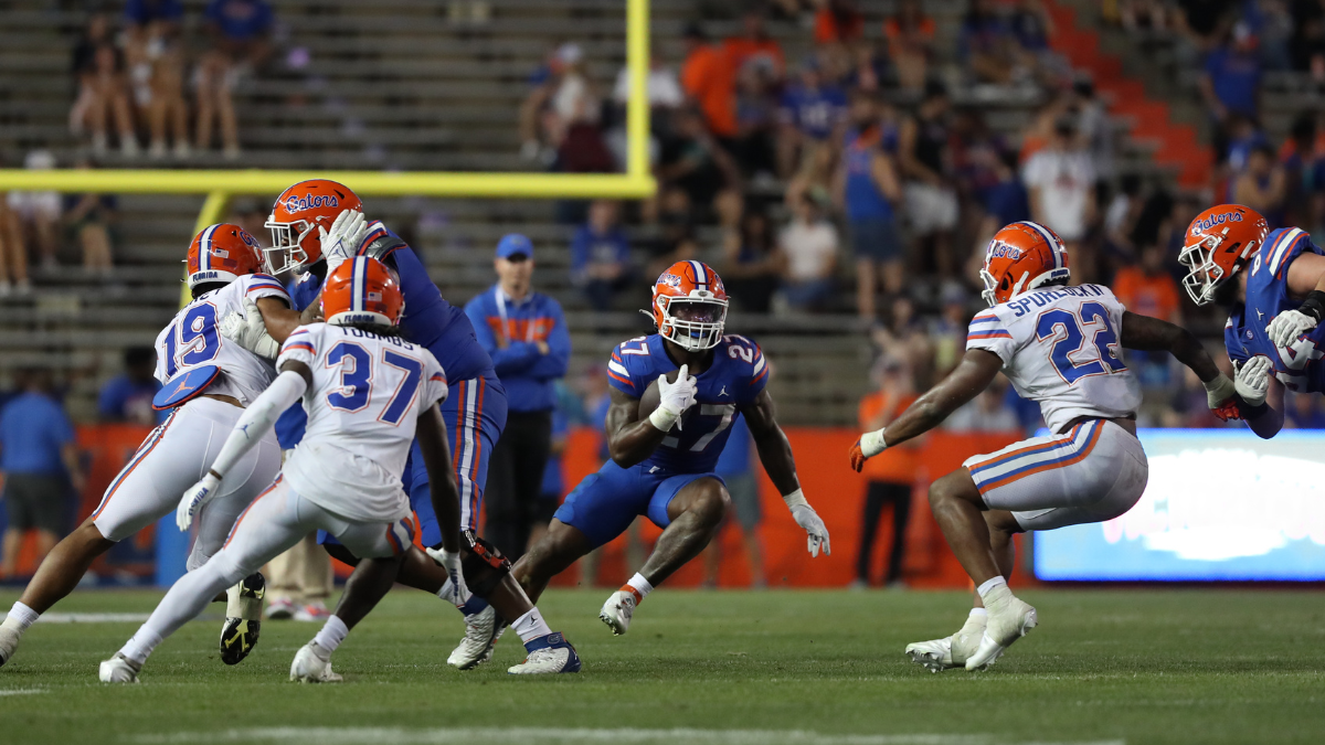 Report: Florida RB Cam Carroll carted off during team’s scrimmage