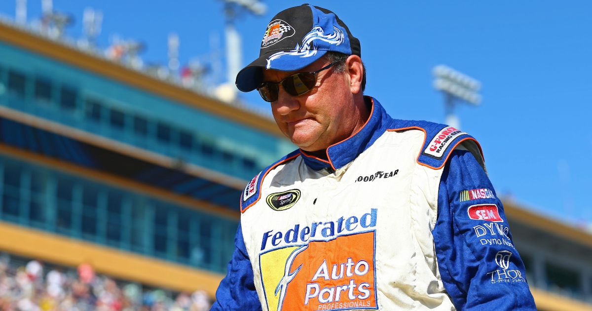 68-year-old Ken Schrader wins NASCAR Pinty’s series race