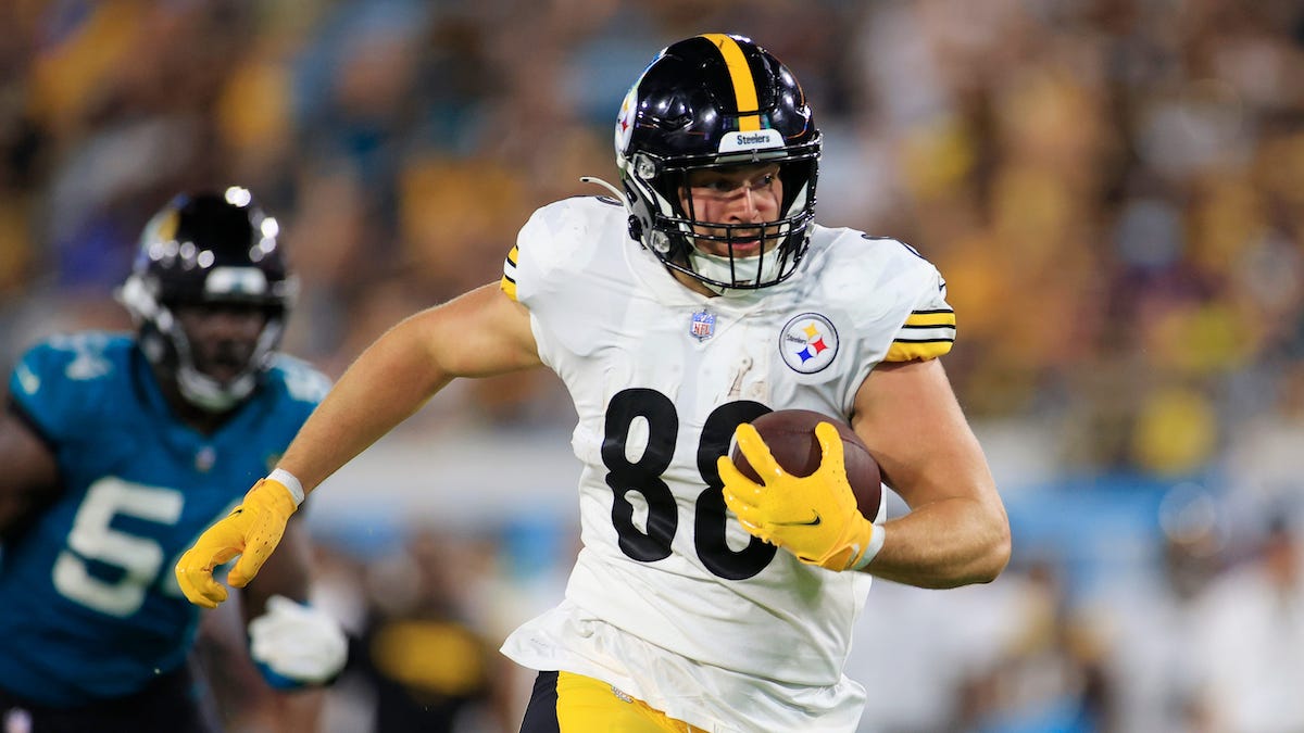 Watch: Steelers QB Kenny Pickett connects with TE Pat Freiermuth