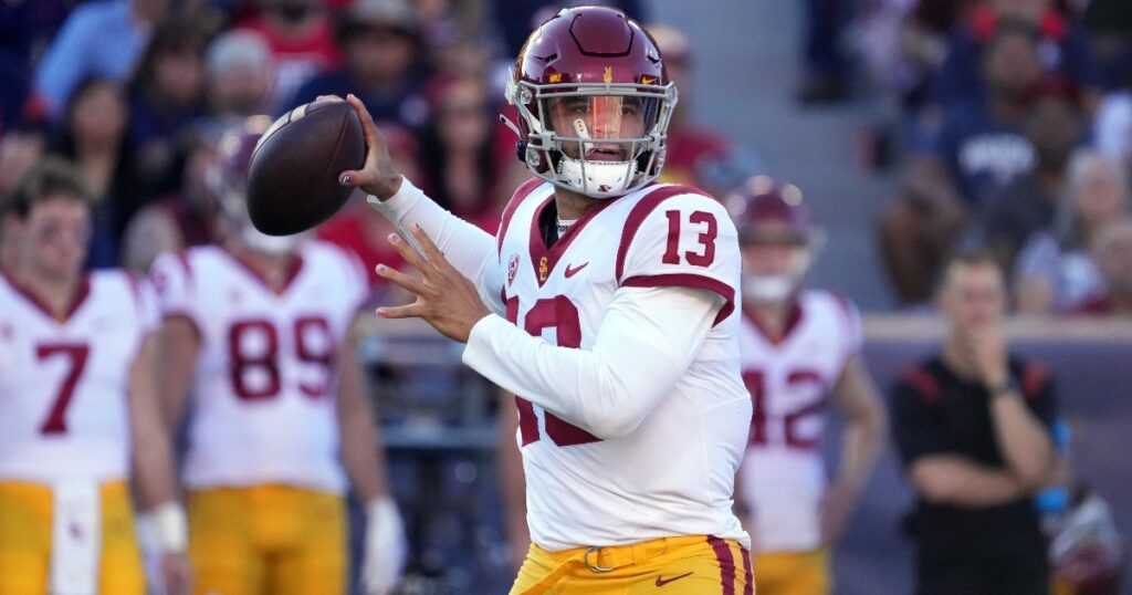 Ranking the Top 100 Prospects in the 2024 NFL Draft according to PFF's 'Big  Board'! (1-10) 👇 1. Caleb Williams, QB, USC 2. Marvin…