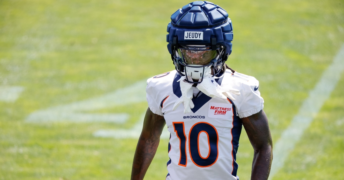 Broncos WR Jerry Jeudy carted off with hamstring injury - ESPN