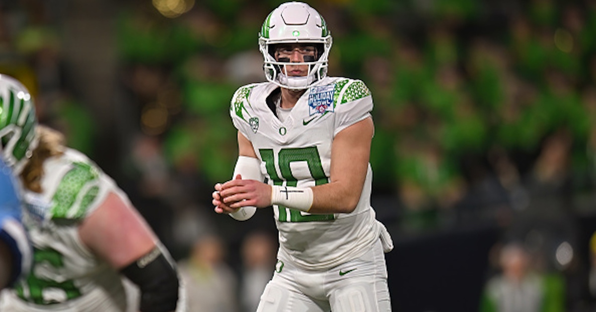 Oregon Ducks QB Bo Nix gets massive New York City billboard, Sports