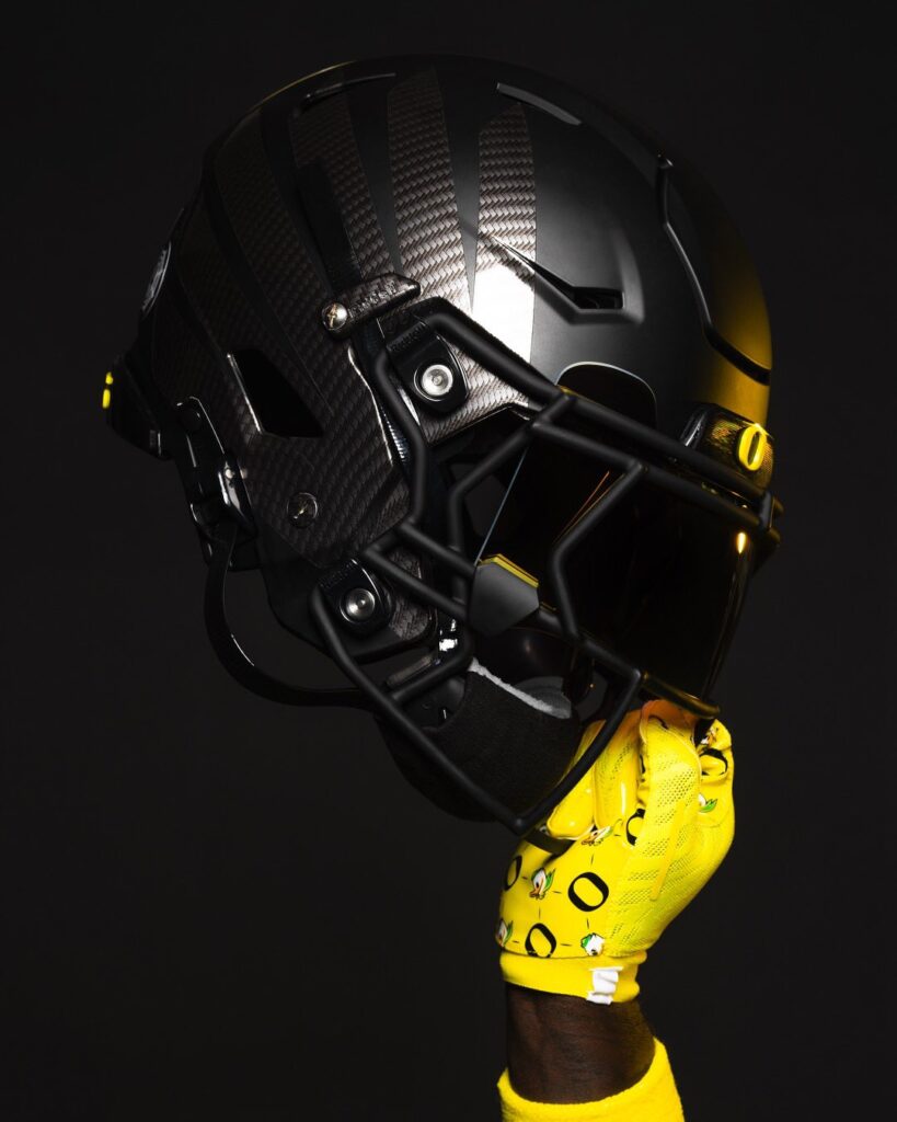 Oregon reveals uniform combination ahead of season opener - On3