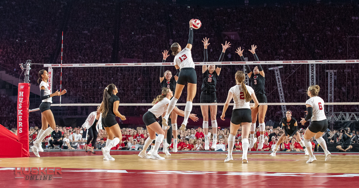 Nebraska volleyball sweeps Omaha on Volleyball Day in Nebraska