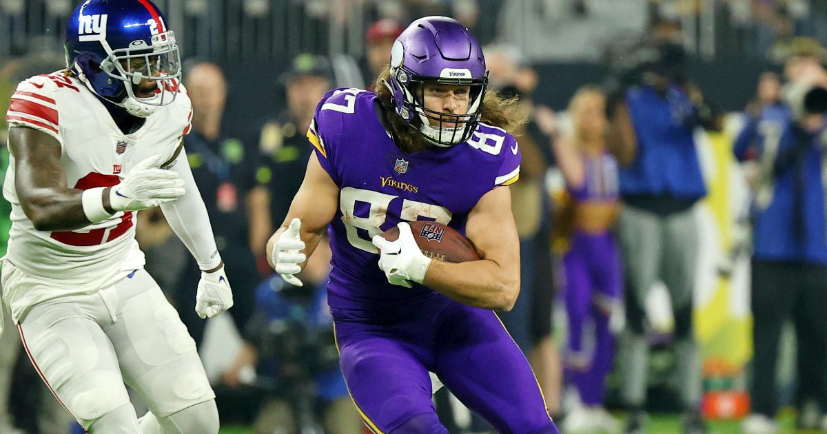 Vikings agree to terms with tight end T.J. Hockenson on historic