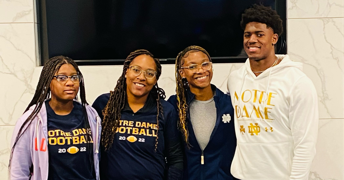 How Notre Dame RB Jadarian Price overcame mom's cancer, tough times