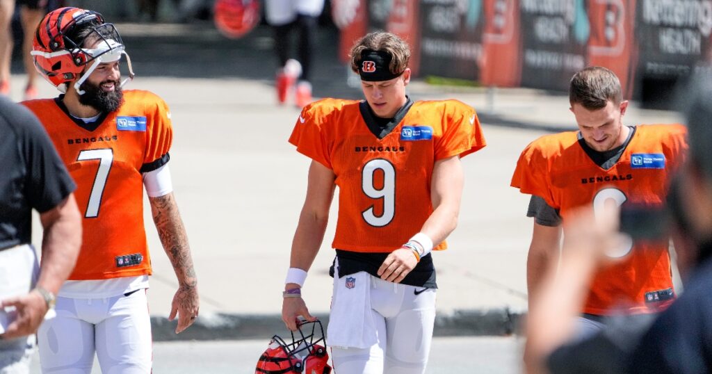 Joe Burrow walks to the locker room following the #Bengals' loss