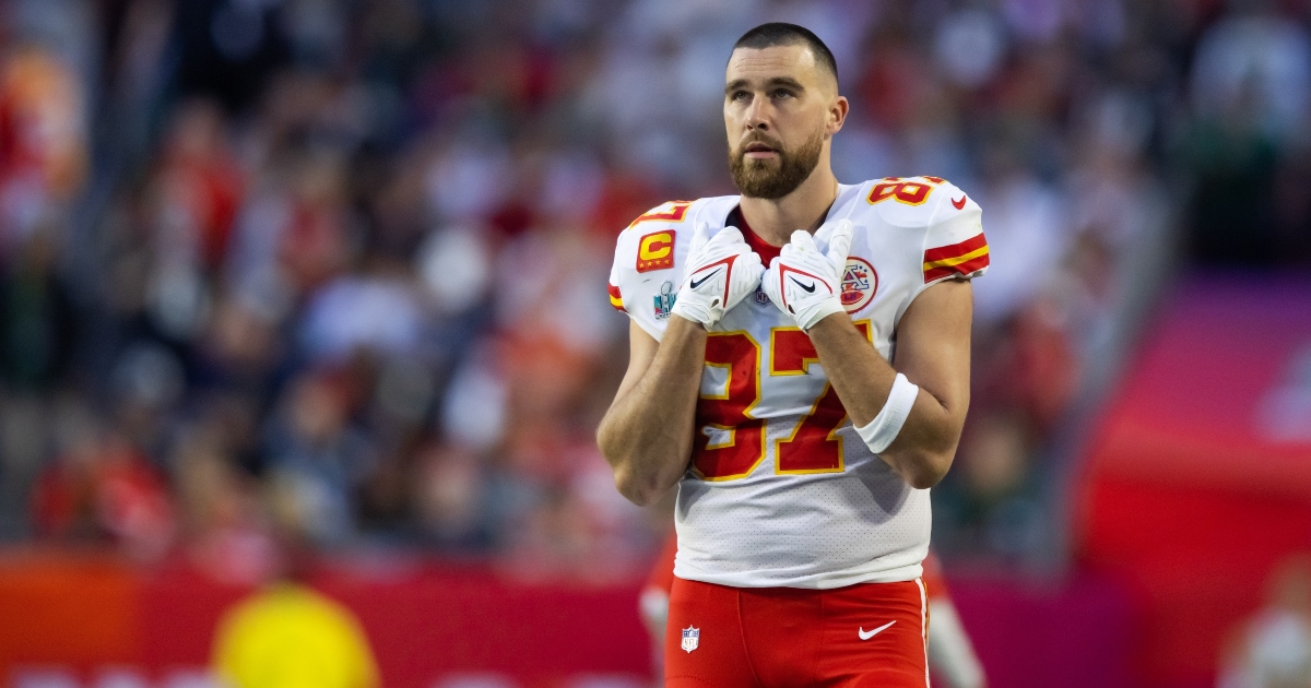 Chiefs Travis Kelce suffered a knee injury during Tuesday's practice