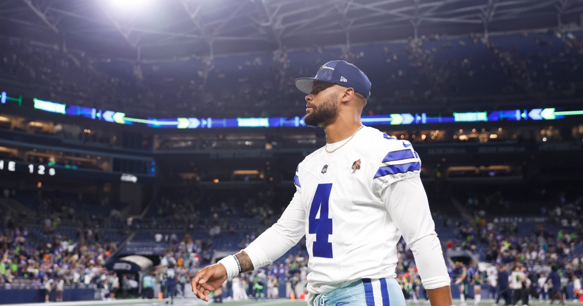 Zeke Gives Shoutout To Dak After Playoff Win