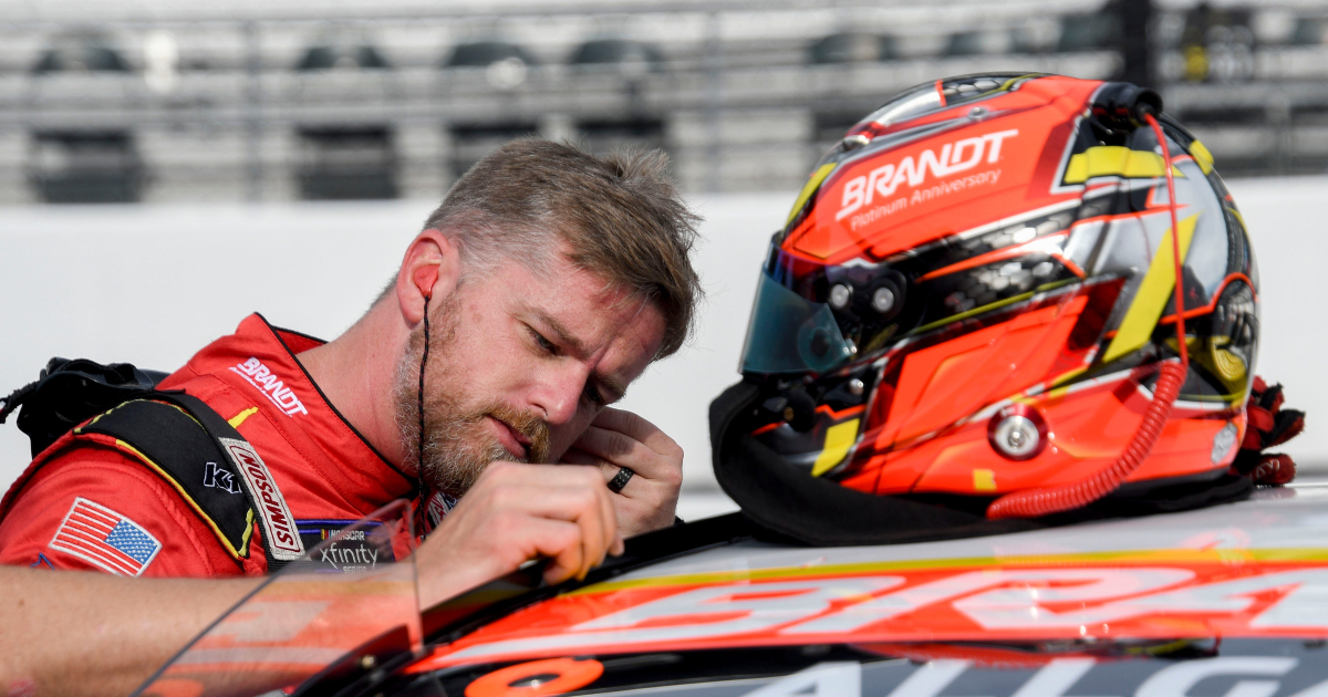 Dale Earnhardt Jr. reacts to Justin Allgaier ignoring pit order from crew chief at Charlotte