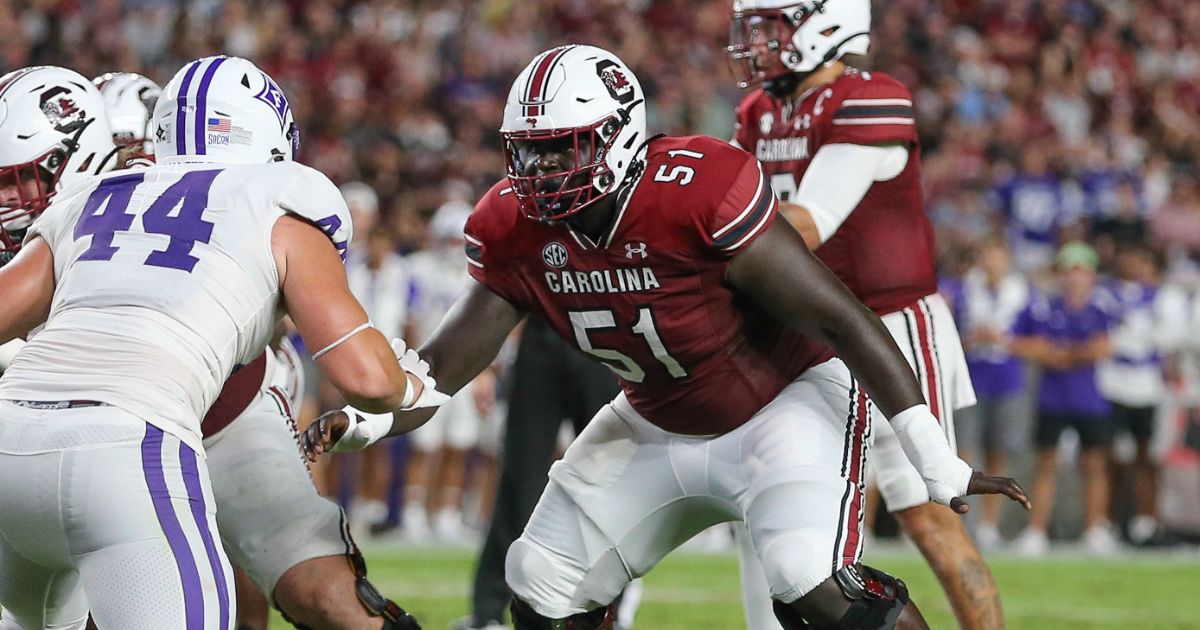 Shane Beamer provides latest on South Carolina left tackle competition