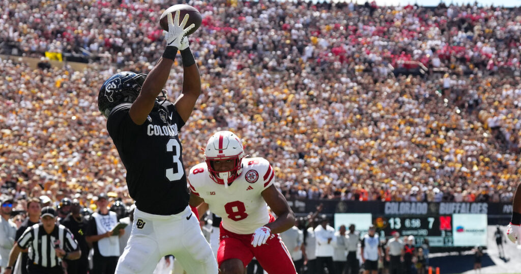 Colorado running back Dylan Edwards catches a pass