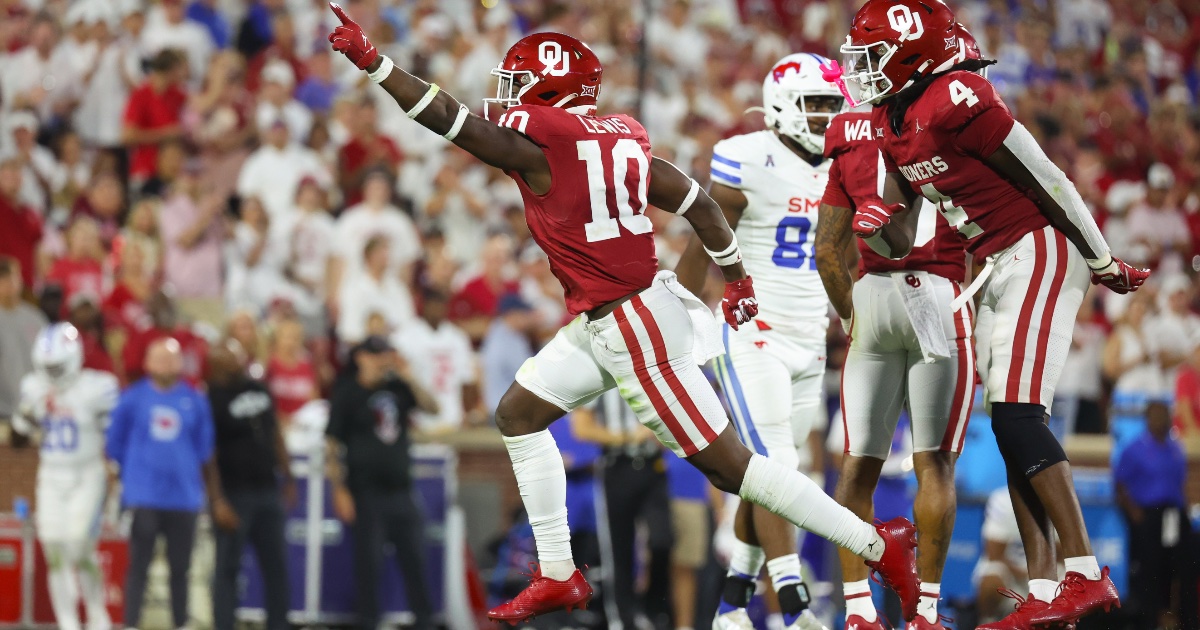 Dillon Gabriel supported by family during OU's win over SMU, Sports