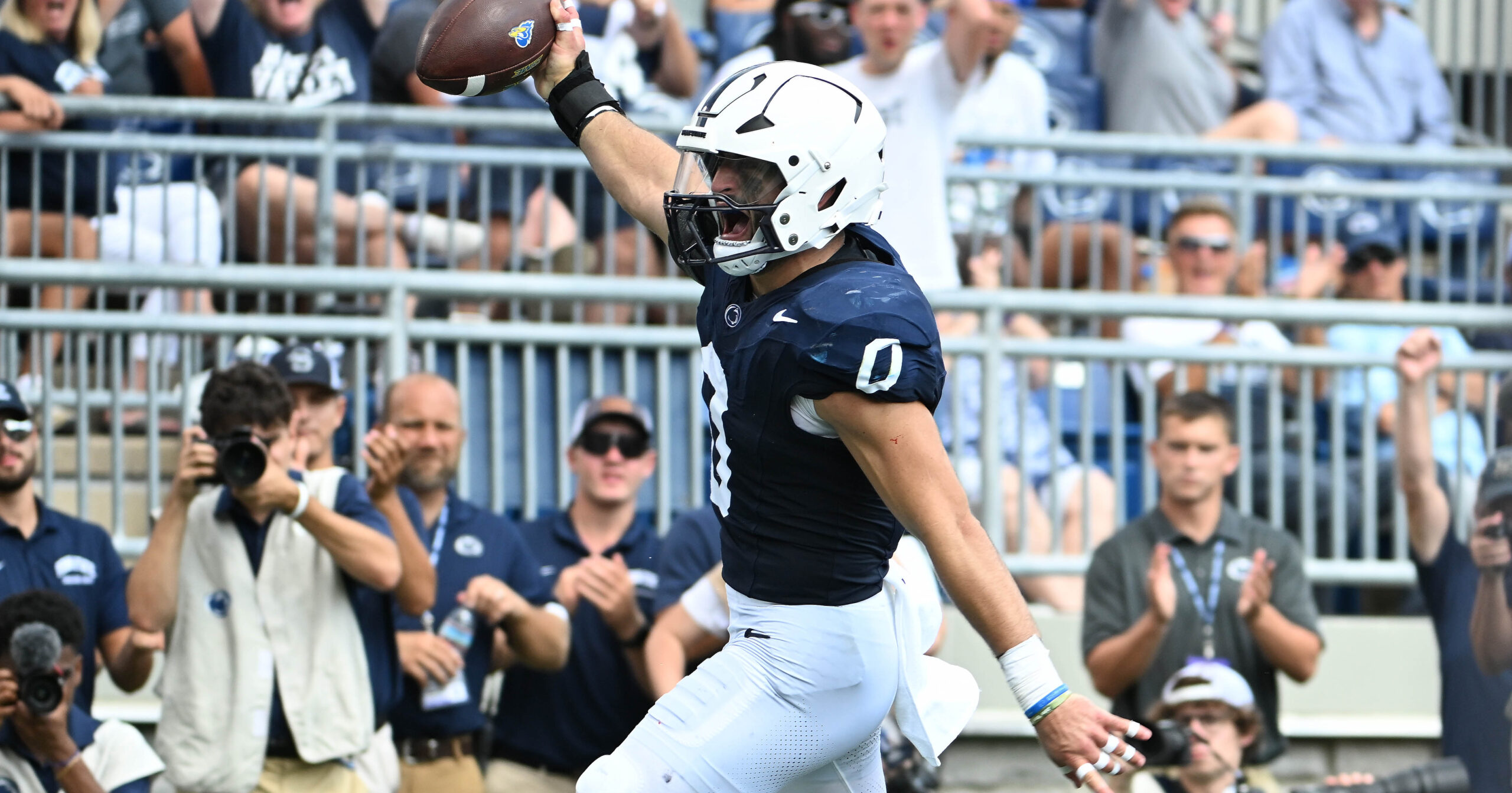 Penn State linebacker Dominic DeLuca