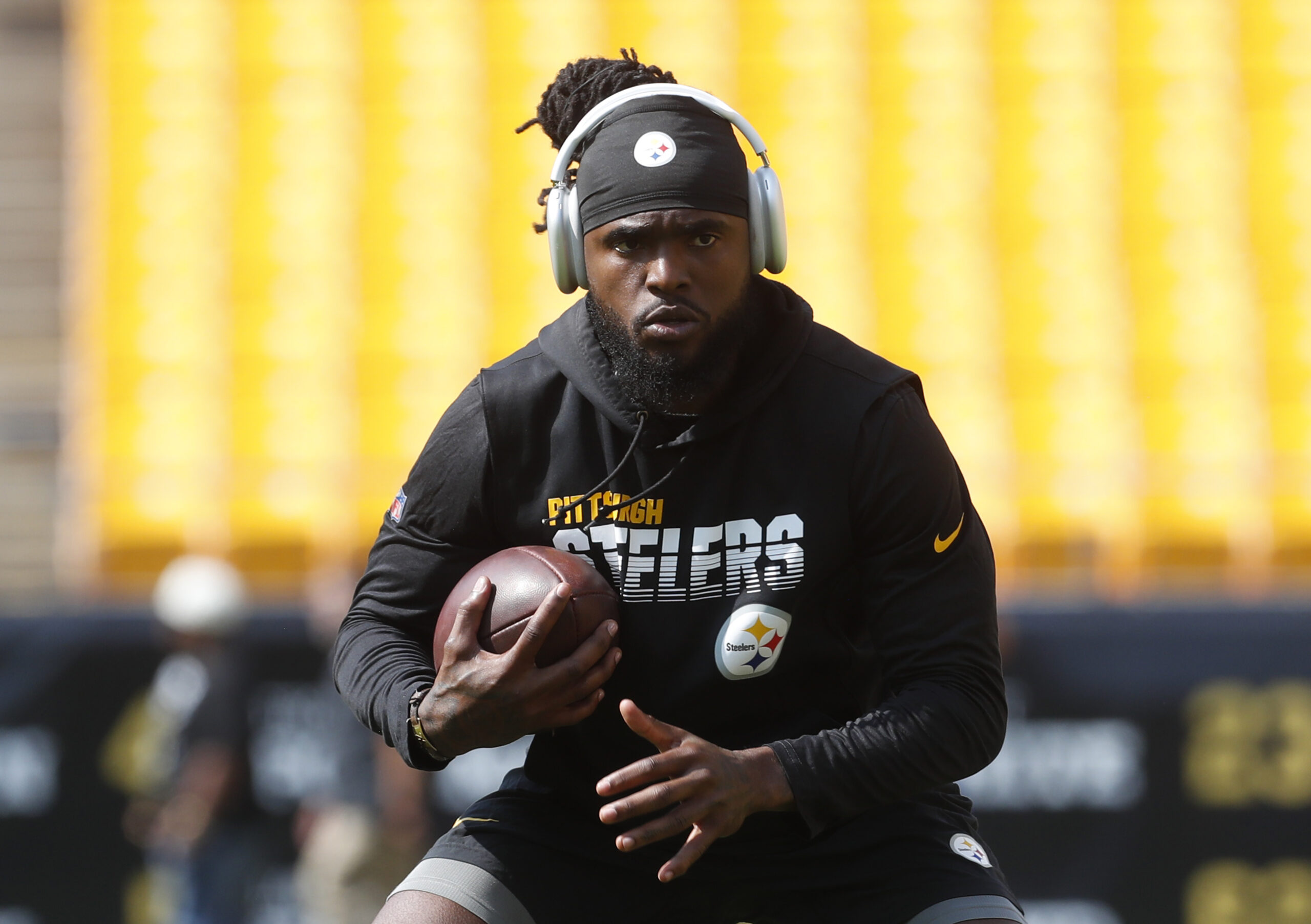 Diontae Johnson of the Pittsburgh Steelers lines up during the third