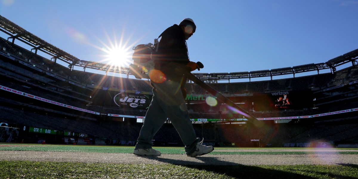 Lucas Oil Stadium to remove, replace controversial turf next year