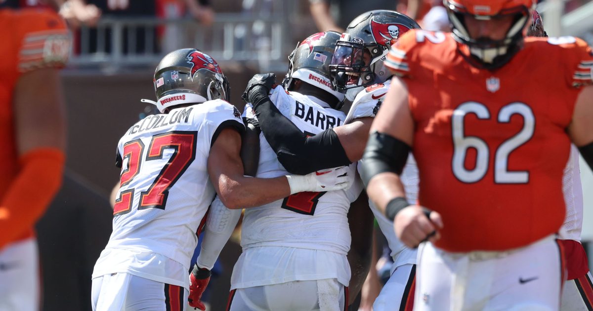 Shaquil Barrett: Tampa Bay Buccaneers linebacker dedicates emotional  pick-six against Chicago Bears to his late daughter