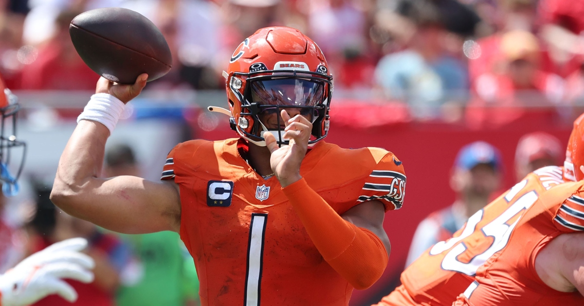 Justin Fields on 2022 with the Bears: 'My job is to win games'