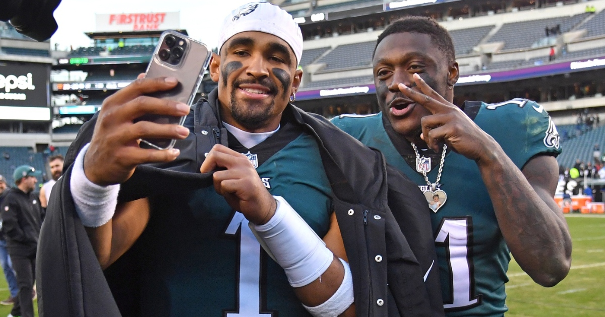 Eagles' A.J. Brown explains sideline exchange with Jalen Hurts