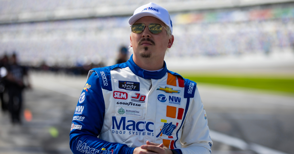 Brennan Poole slams into the inside pit wall at Texas during Xfinity ...