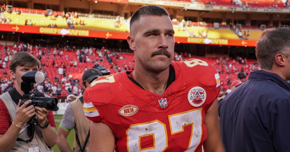 Travis Kelce jersey sales increase 400% after Taylor Swift appearance at  Chiefs game