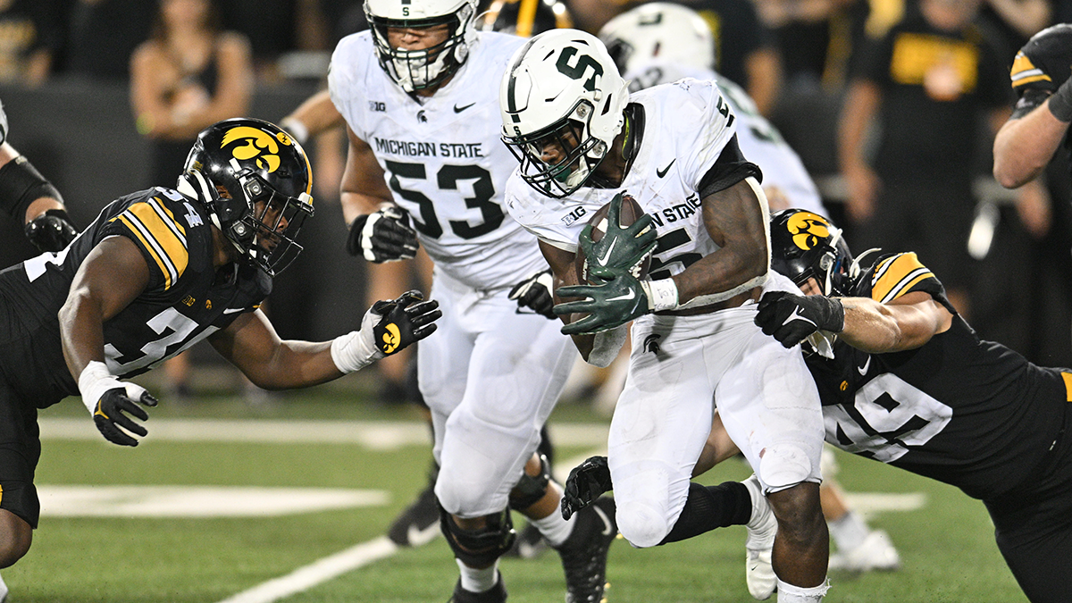 Michigan State Snap Counts, PFF Grades Against Iowa