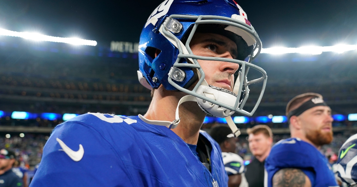 Giants' Brian Daboll tossed tablet during exchange with Daniel Jones 